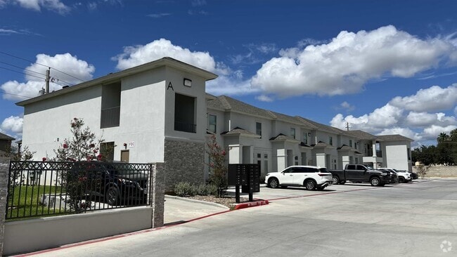 Building Photo - 1010 Monaco Blvd Unit 3 Rental