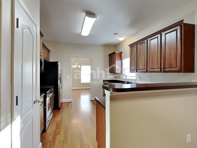 Photo - 147 Scottish Ave