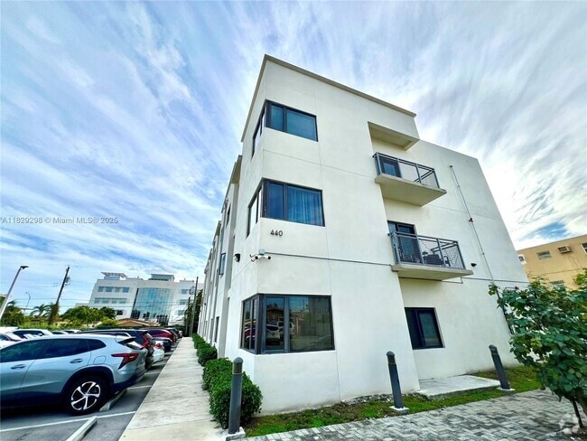 Building Photo - 440 E 27th St Unit 103 Rental