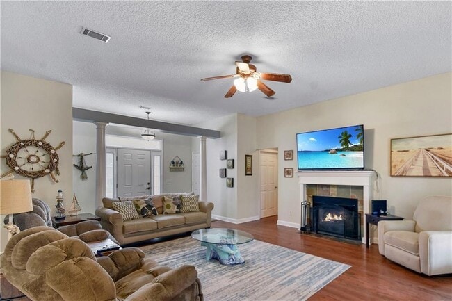 Photo - 375 Wellington Pl