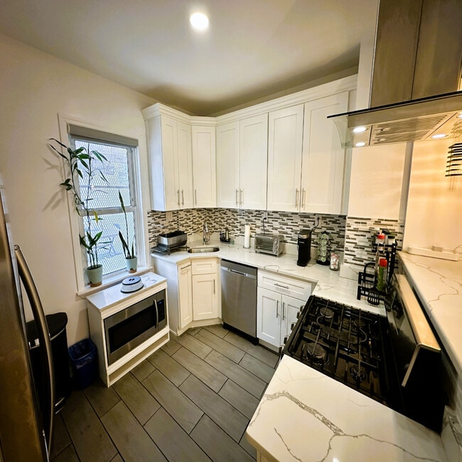 Photo - 13937 86th Ave