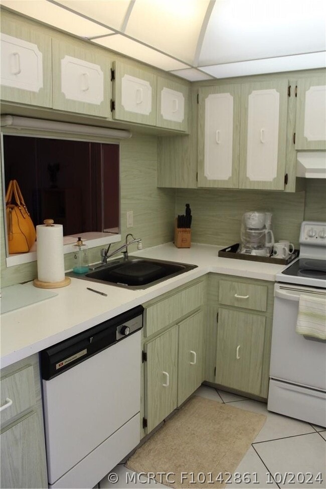 Photo - 3571 Inverrary Dr Unit 308