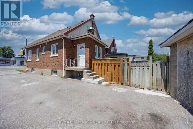 Photo - 559 Ritson Rd S