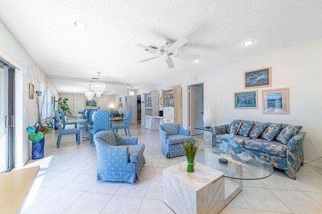 Photo - 797 NW 32nd Ave