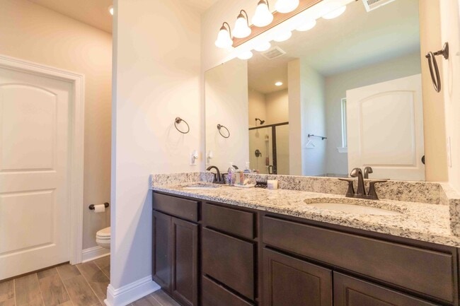 Photo - Beautiful 3 bed/2 bath home in Legacy Pointe