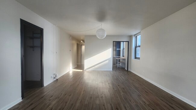 Photo - 253 E Delaware Pl Unit 20B