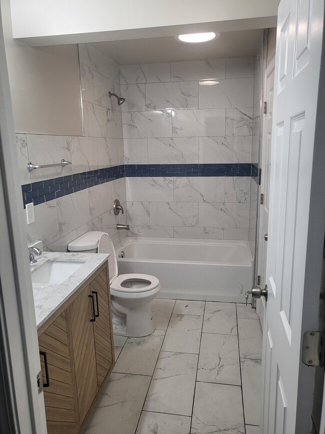 Photo - 1674 August Dr