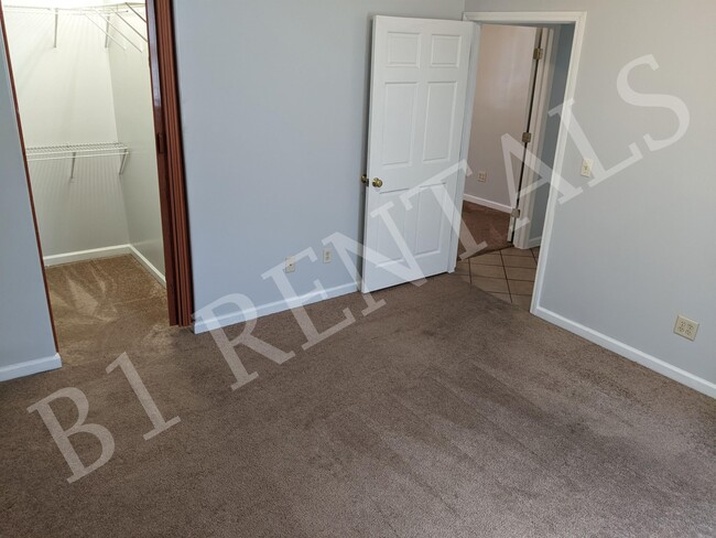 Photo - 210 5th St
