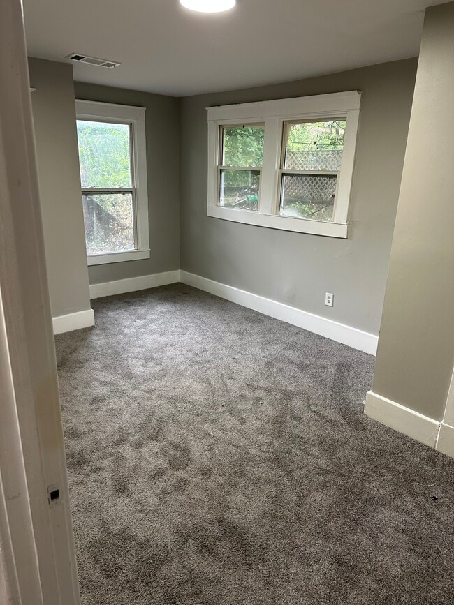 Photo - 2059 Waverly Ave