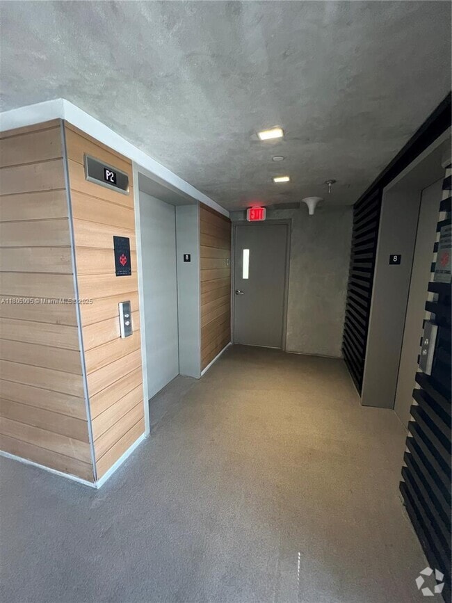 Building Photo - 9821 E Bay Harbor Dr Rental