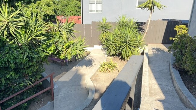 Photo - 5BD/2BA on Montezuma with Parking!!