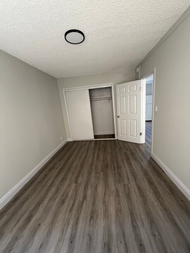 2508 S West View St Unit 01