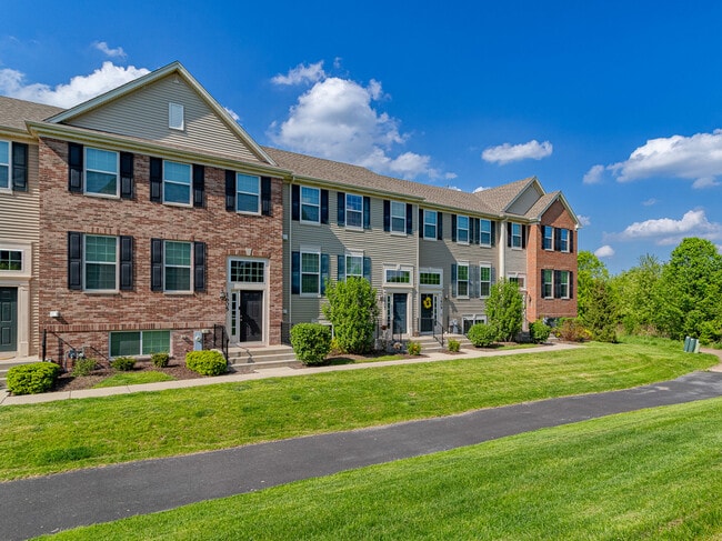 Photo - 1609 Deer Pointe Dr House