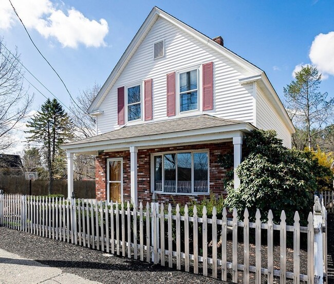 Building Photo - 524 Merrimack St Rental