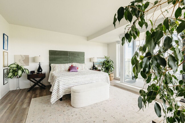 Photo - West22