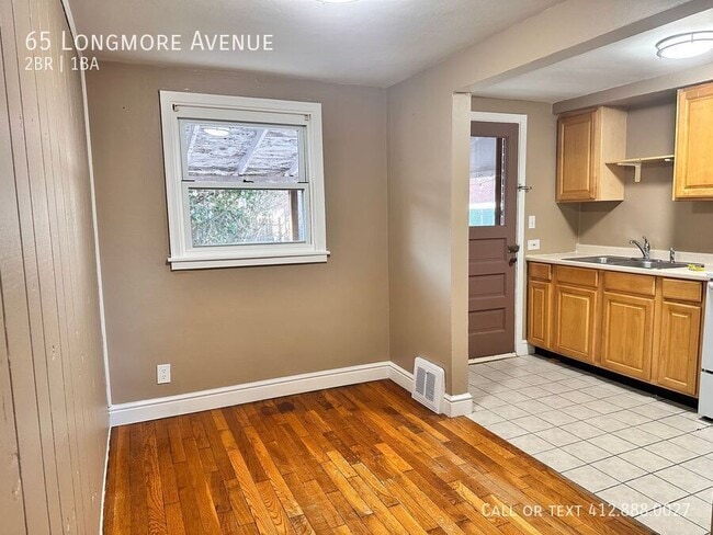 Photo - 65 Longmore Ave