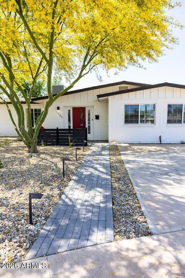 Building Photo - 1280 E Alameda Dr