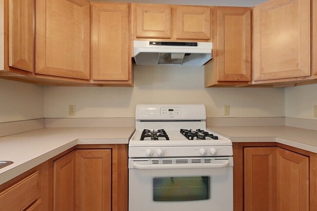 Photo - 661 South Rd