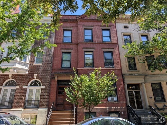 Building Photo - 313 State St Unit 2 Rental