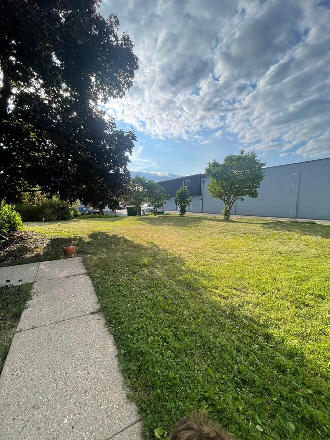 Photo - 18740 Hoffman Ave