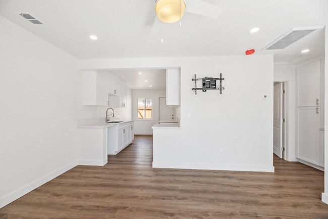 Photo - 939 27th St Unidad 943