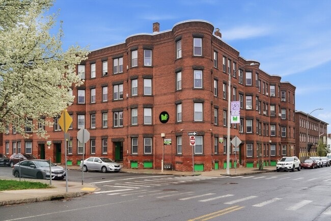Building Photo - 194 Lyman St Unit 3rd FL #15