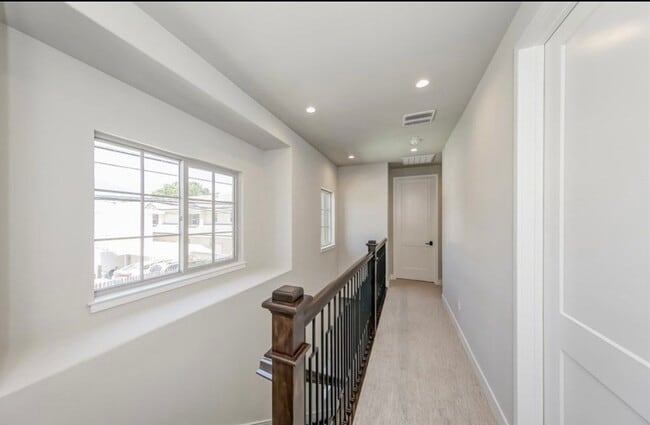 Photo - 139 Alice St Unidad 145B