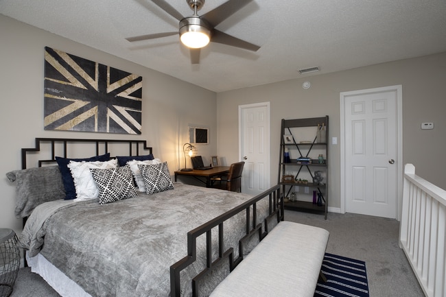 Photo - Westshore Crossing