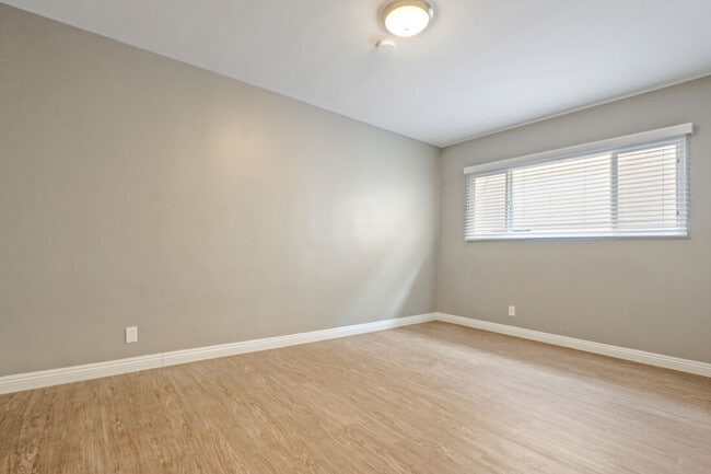 Photo - 4030-4036 Gelber Place