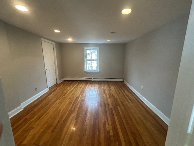 Photo - 18 Grove St Unit 2