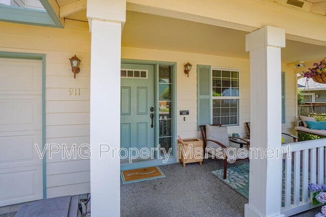 Photo - 911 NW 148th St