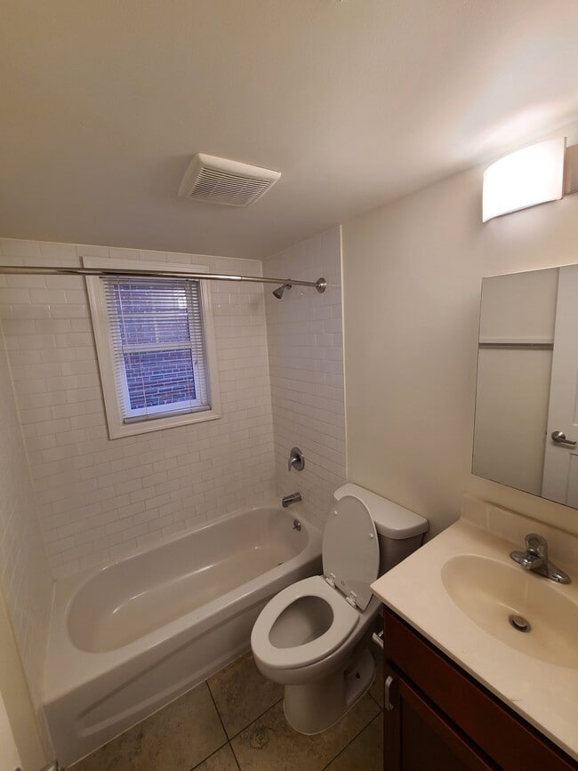 Photo - 617 Hamlin St NE Unit 03