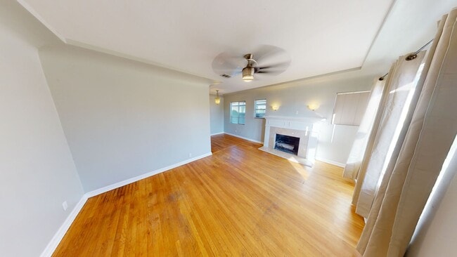 Photo - 4BD/3BA, Pool!! BIG house, 1800sqft!! (Lea...