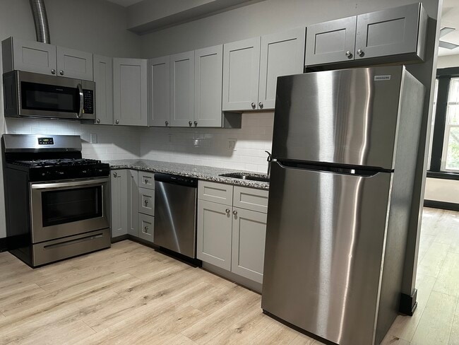 Building Photo - 3850 W Hirsch St Unit 1 Rental