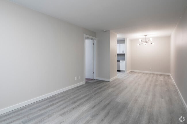 1 bed, 1 bath, 670 sq ft