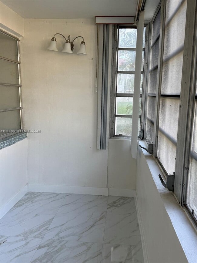 Photo - 1400 NE 191st St Unit 112