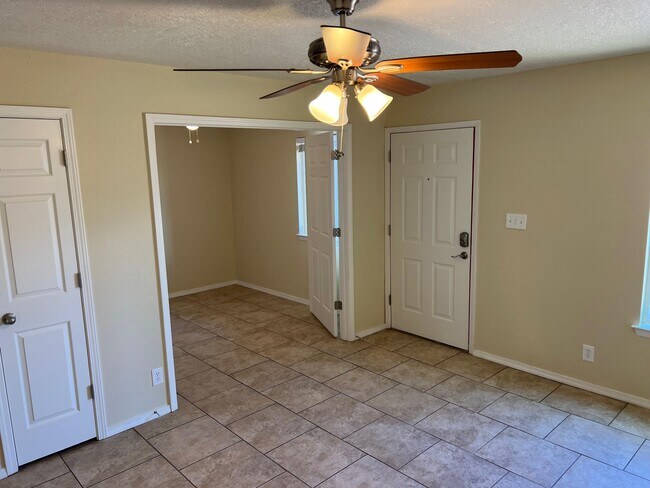 Photo - 1816 Buena Vista Dr SE