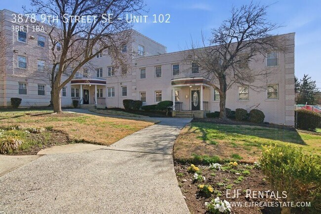 Building Photo - 3878 9th St SE Unit 102