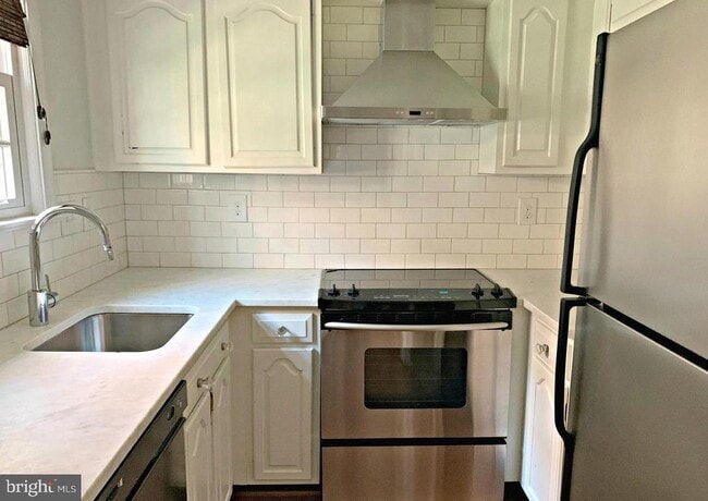 Photo - 1040 N Royal St