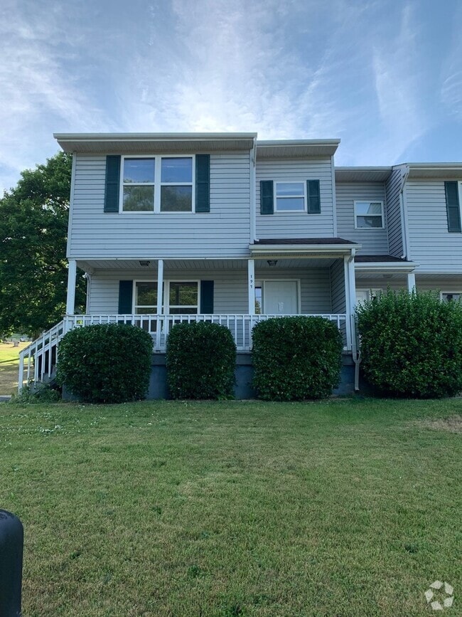 Building Photo - Duplex for Rent in Timberville Rental