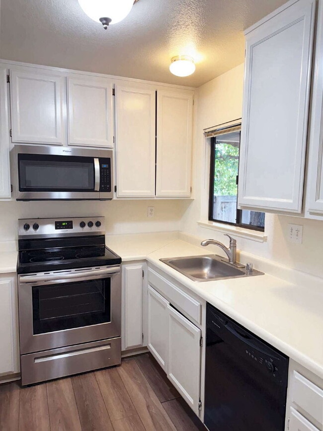 Single-Level Sonoma Living Less Than a Mile from the Historic Plaza