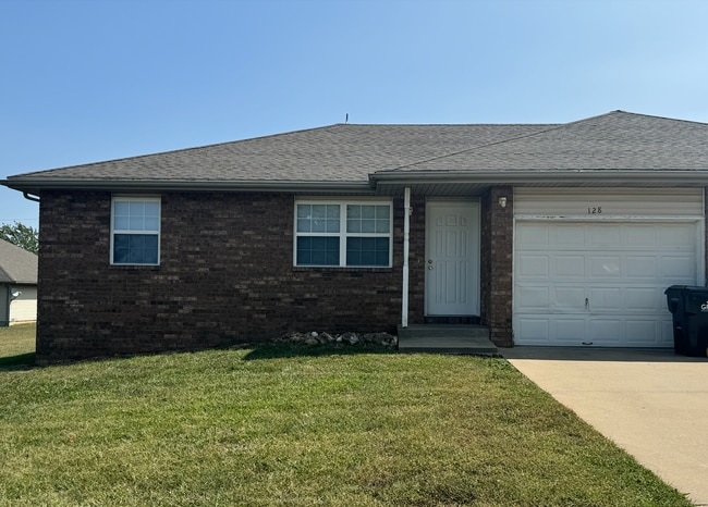 Building Photo - 2 Bed | 2 Bath | 1 Car Garage Home! 1000 sqft located in SPARTA!