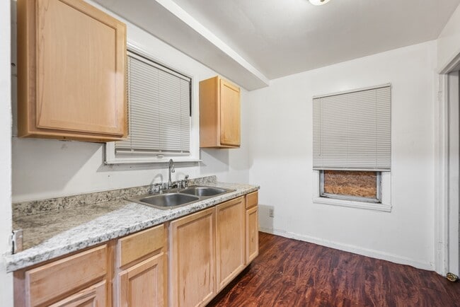 Photo - 9227 Prest St