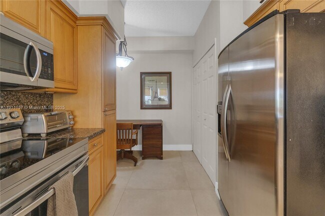 Photo - 3235 NE 184th St Unidad 11103