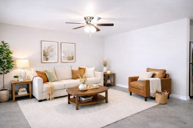 Photo - 105 Oak Trail St