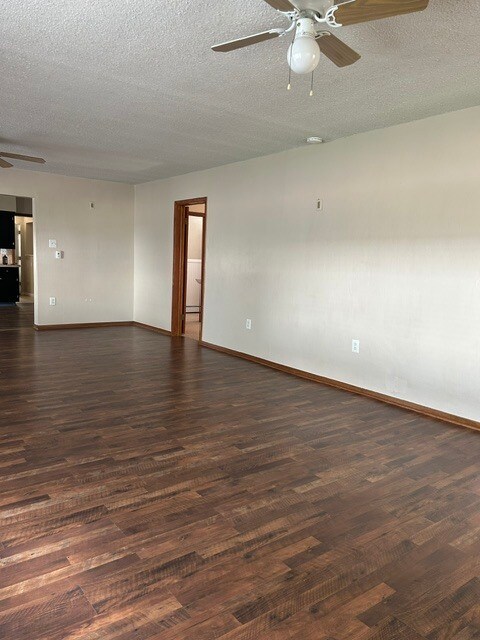 Photo - 221 Walnut St