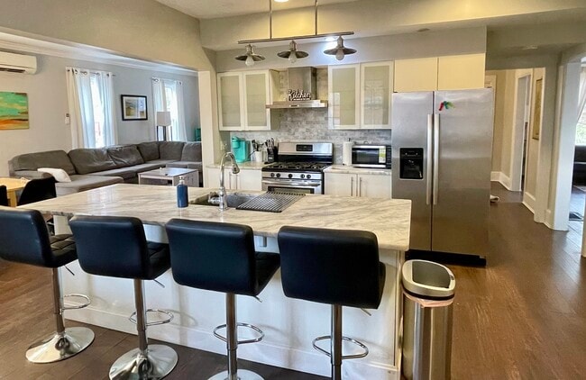 Photo - 108 Ferris Pl Unit 1