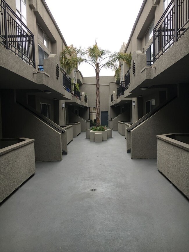 Photo - 14625 Dickens St Unit 108