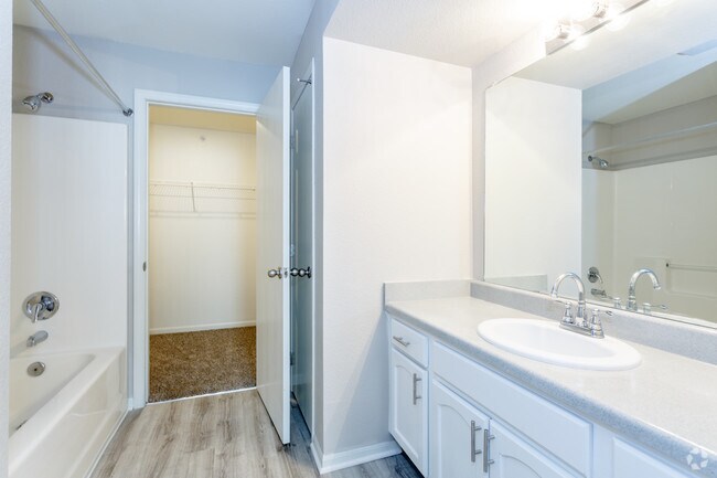 3 habitaciones, 2 baños - Belmont (Reformado)