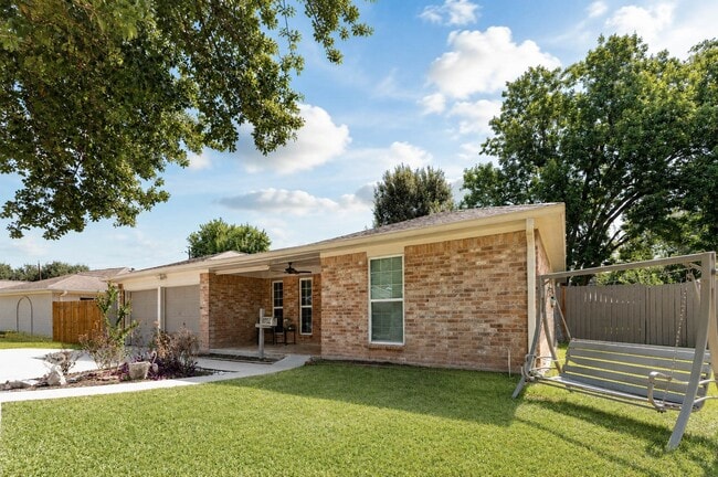 Photo - 11702 Leader St